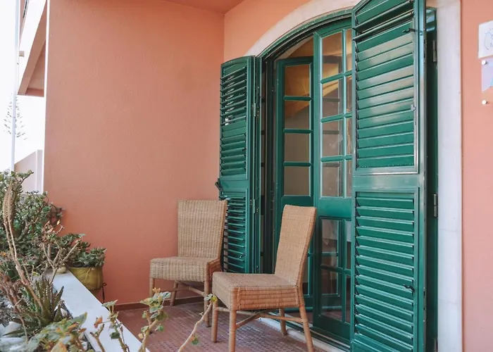 Supertubos Beach Villa